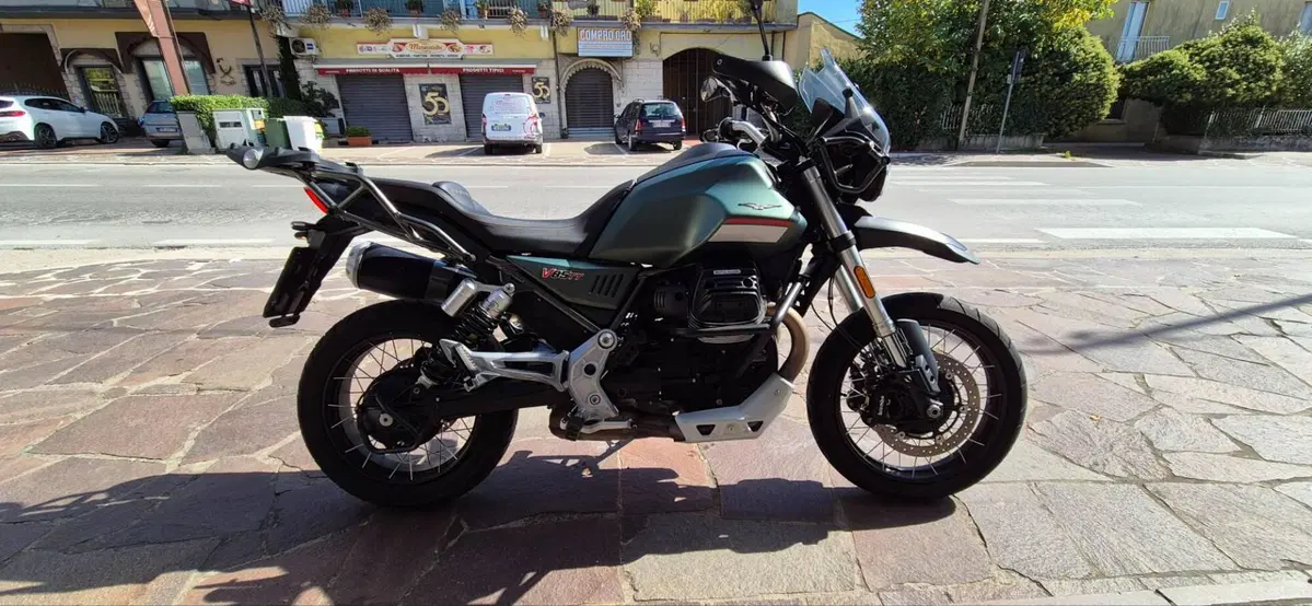 Moto Guzzi V85 TT (2021 - 23) (8)