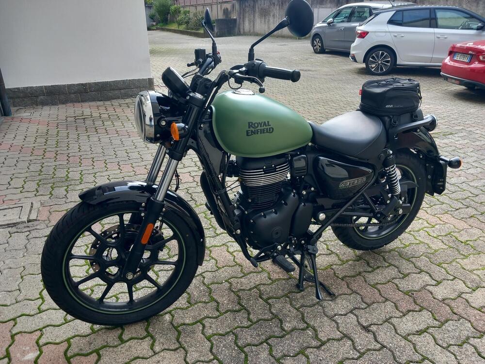 Royal Enfield Meteor 350 Fireball (2021 - 24) (2)