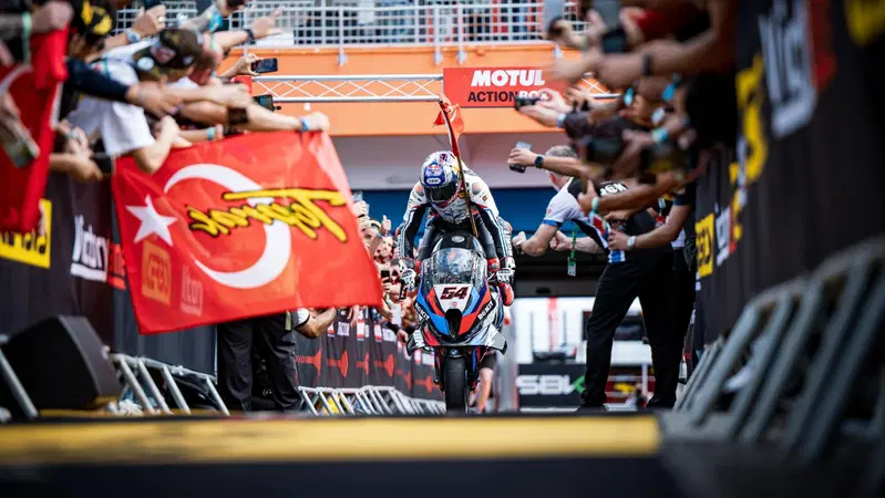 SBK 2024. GP del Portogallo. Toprak Razgatlioglu senza avversari in Gara 2 all&rsquo;Estoril