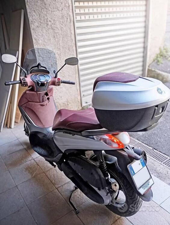 Piaggio Beverly 350 ABS (2016 - 20) (2)