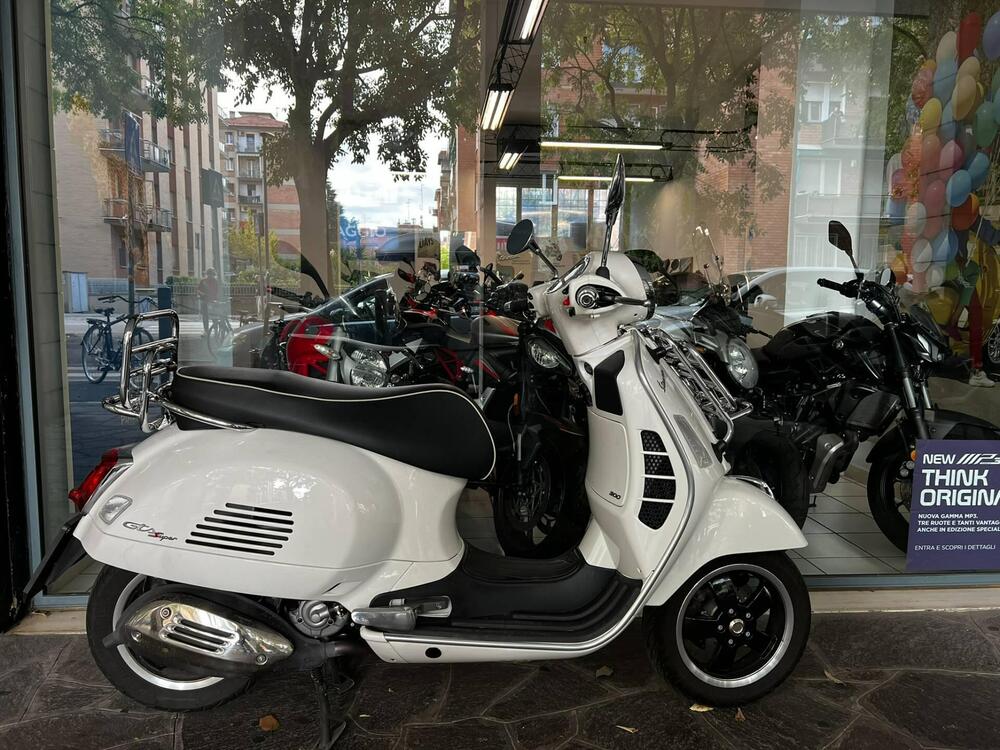 Vespa GTS 300 Super Hpe (2018 - 19)