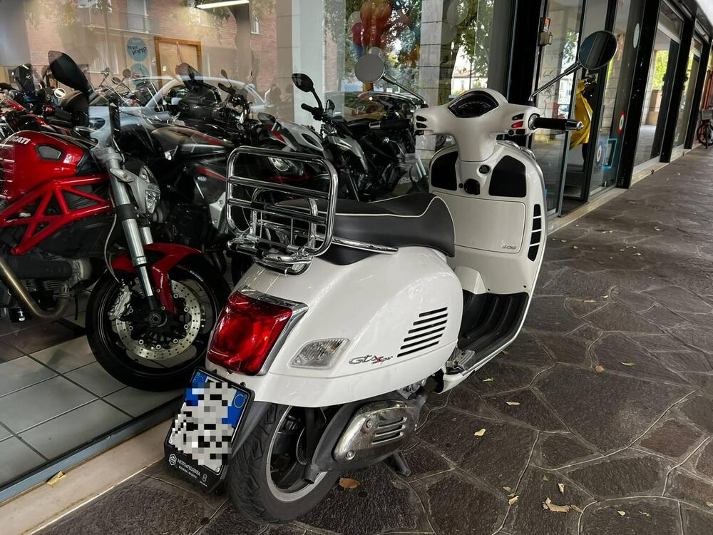 Vespa GTS 300 Super Hpe (2018 - 19) (3)