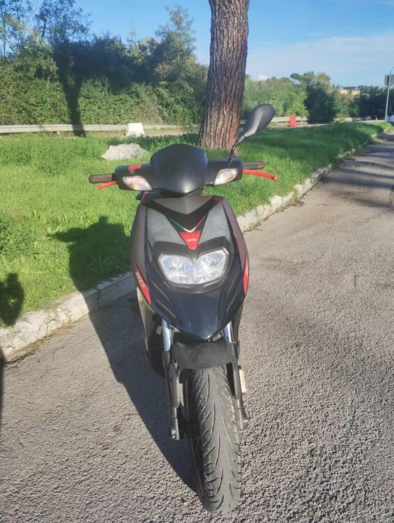 Aprilia SR 50 Motard (2012 - 17) (3)