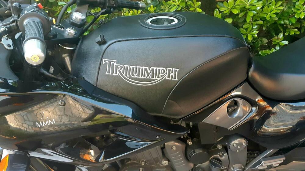 Triumph sprint 900