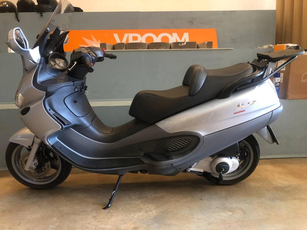 Piaggio X9 250 Evolution (2)