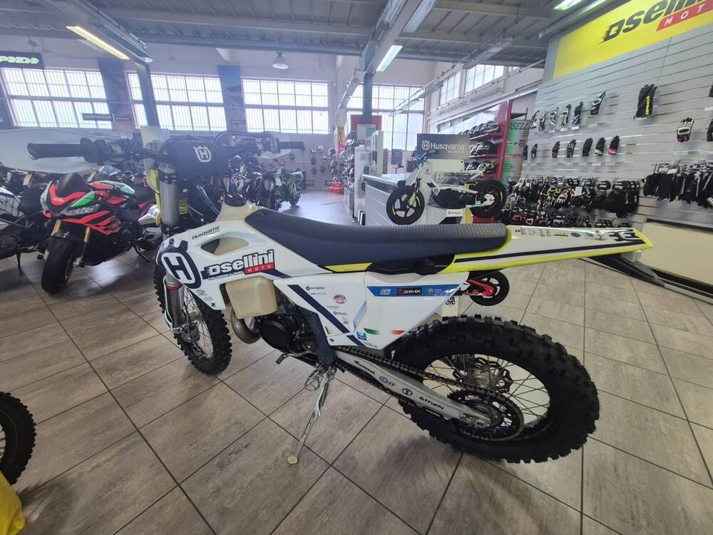 Husqvarna TE 300 (2024) (2)