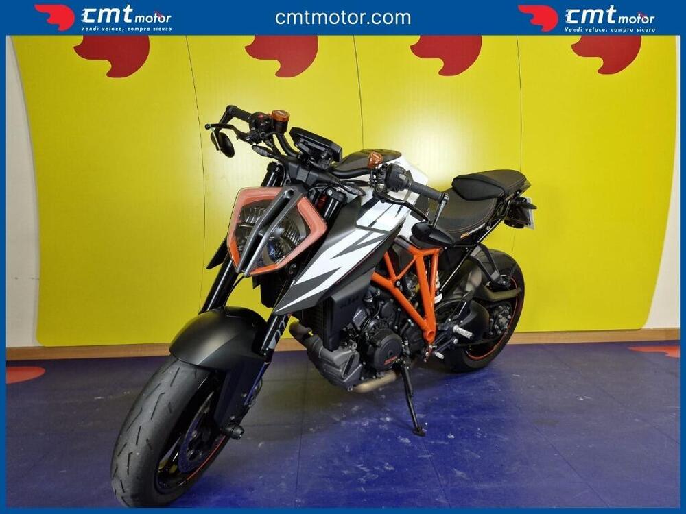 KTM 1290 Super Duke R (2019) (2)