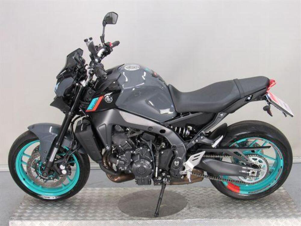 Yamaha MT-09 (2021 - 23) (4)