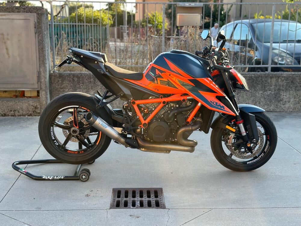 KTM 1290 Super Duke R (2022 - 23) (3)