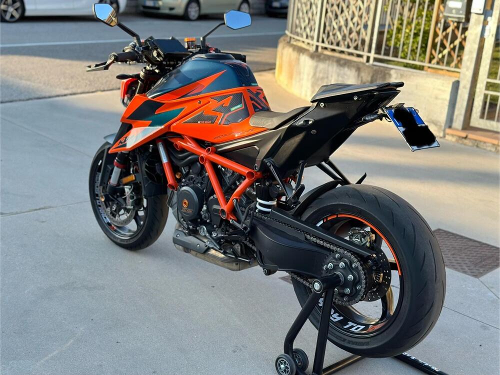 KTM 1290 Super Duke R (2022 - 23) (4)