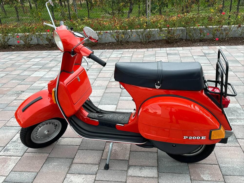 Piaggio VESPA PX200E (2)