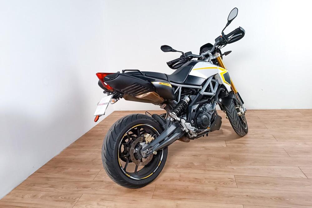 Aprilia Dorsoduro 750 ABS (2009 - 17) (3)