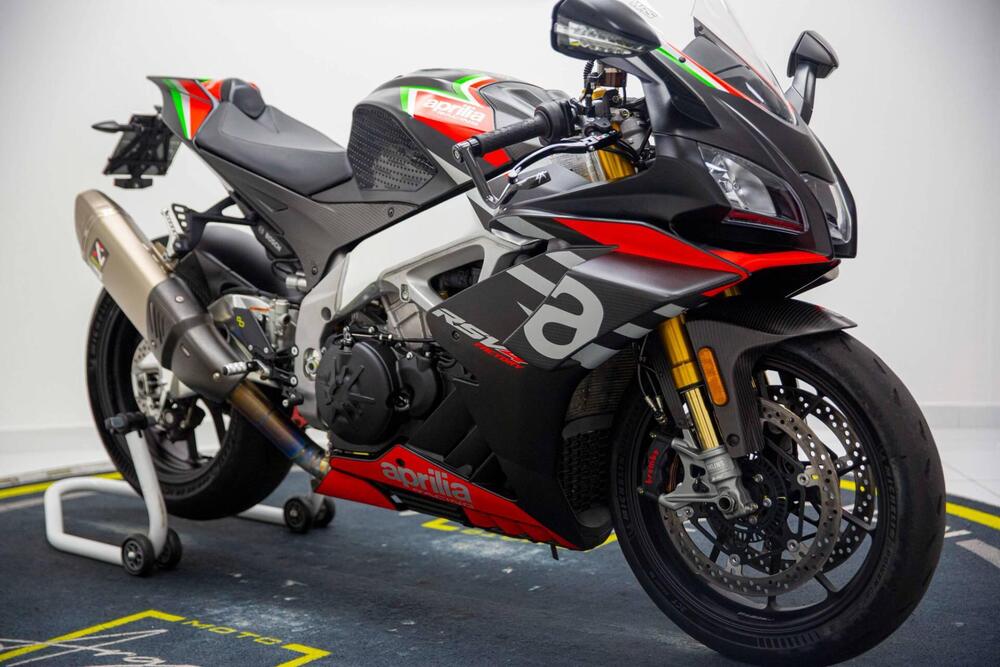 Aprilia RSV4 1100 Factory (2020) (2)