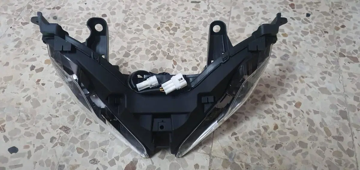 TRIMBOLI MOTO FARO FANALE ANTERIORE USATO ORIGINAL Yamaha (4)