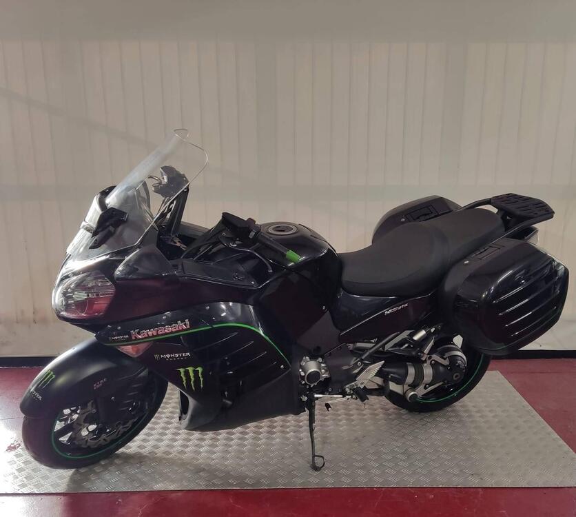 Kawasaki GTR 1400 ABS (2015 - 16) (2)