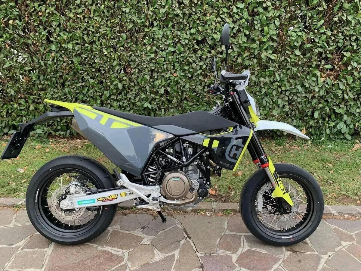 Vendo Husqvarna Supermoto Usata A Saronno Codice