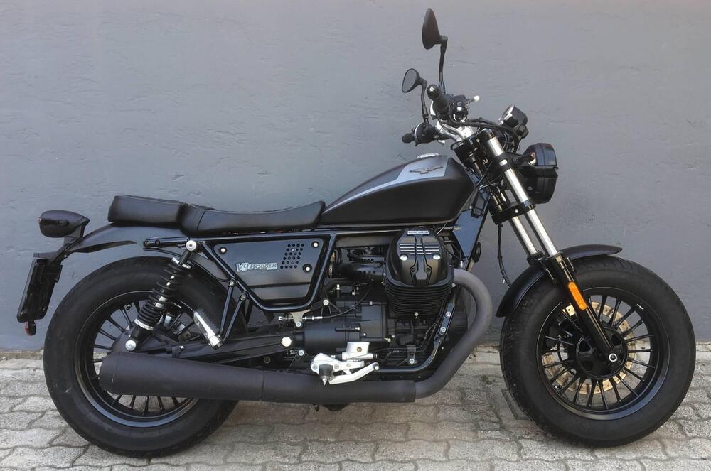 Moto Guzzi V9 Bobber (2021 - 24) (5)