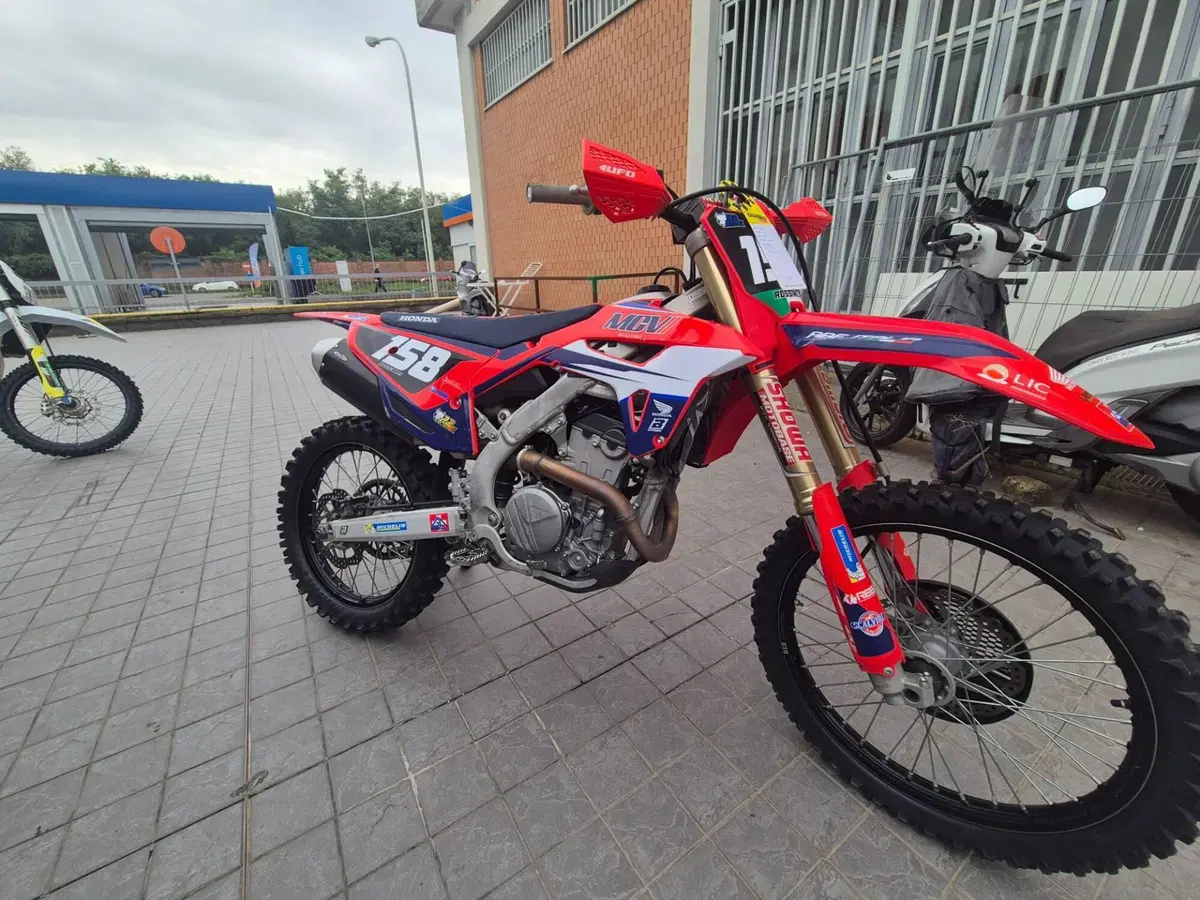 Honda CRF 250R (2022) (3)