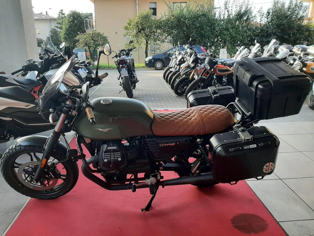 Moto Guzzi V7 III Stone (2017 - 20) (3)