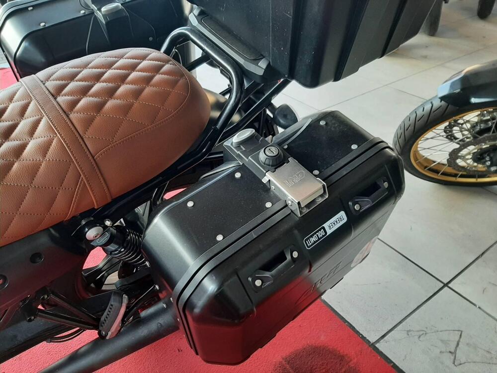 Moto Guzzi V7 III Stone (2017 - 20) (4)