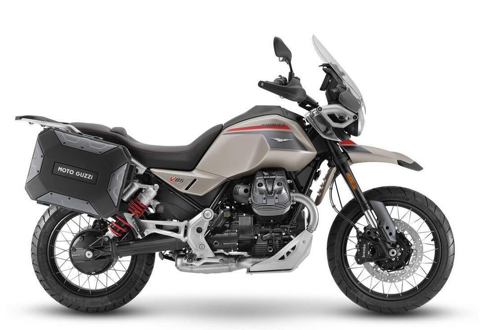 Moto Guzzi V85 TT Travel (2024)