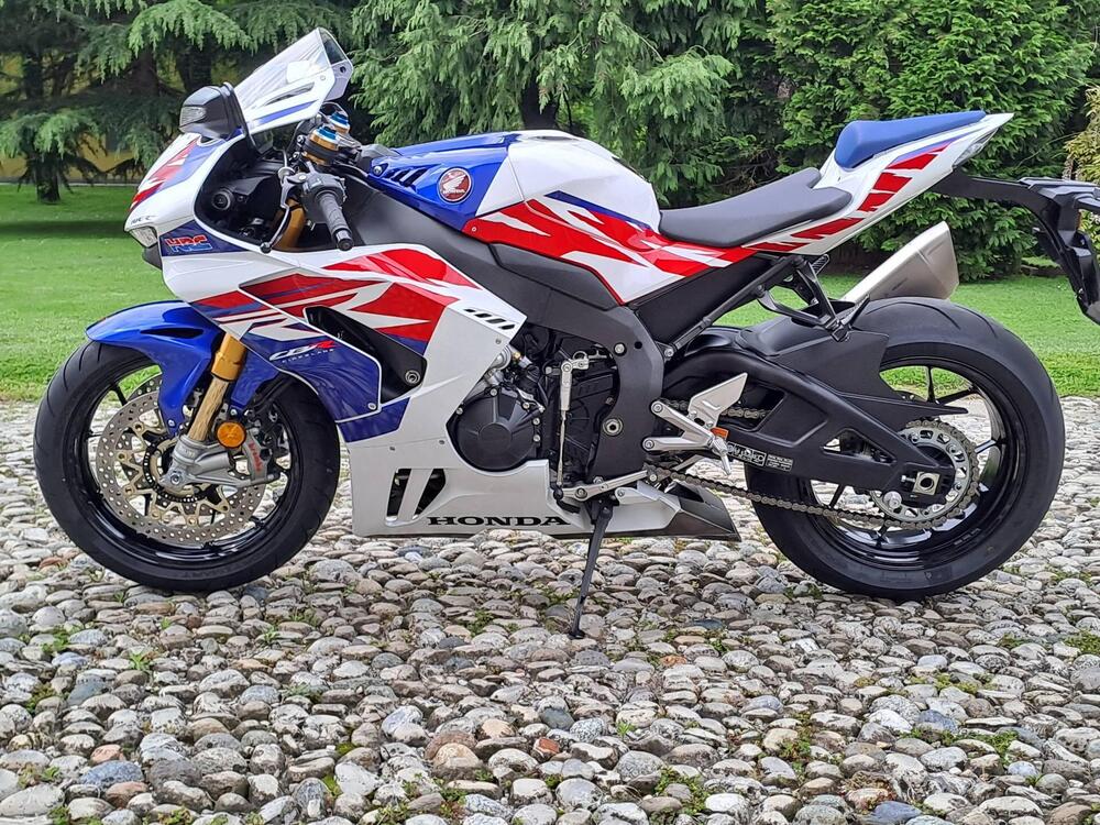 Honda CBR 1000 RR-R Fireblade SP 30th Anniversary (2022 - 23)