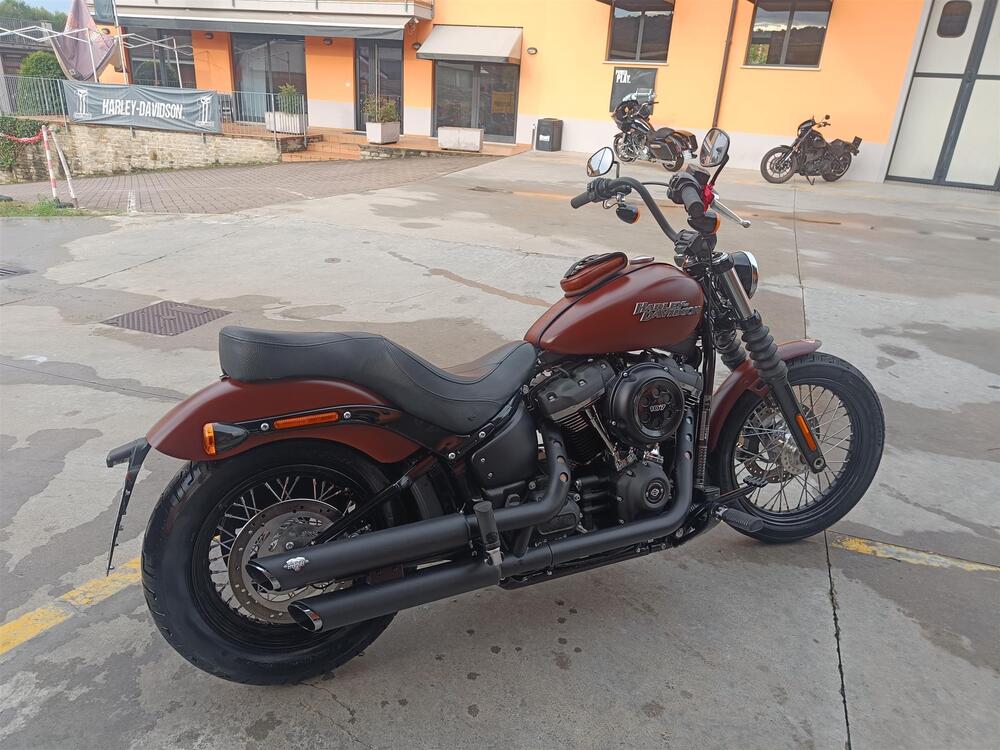 Harley-Davidson 107 Street Bob (2018 - 20) - FXBB (2)