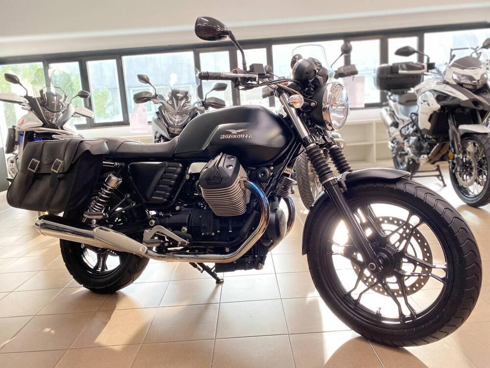 Moto Guzzi V7 Stone (2012 - 15) (3)