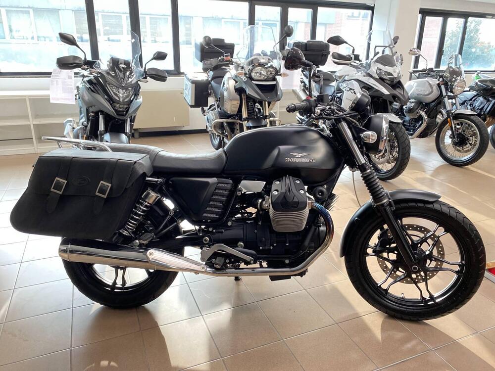 Moto Guzzi V7 Stone (2012 - 15)