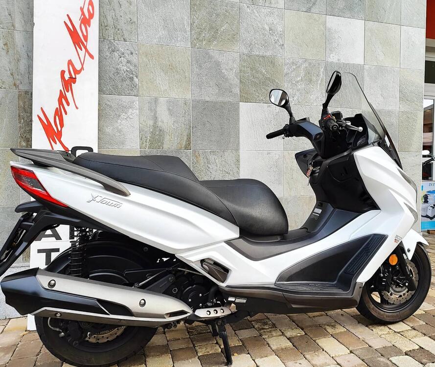 Kymco X-Town 300i ABS (2016 - 20) (4)