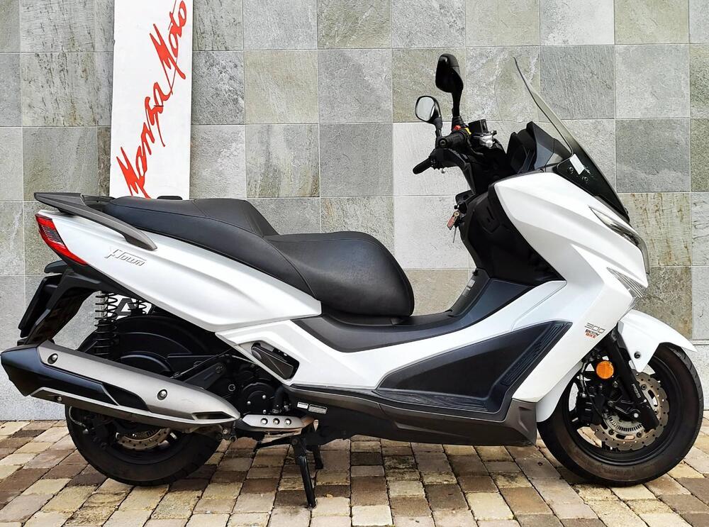 Kymco X-Town 300i ABS (2016 - 20) (2)