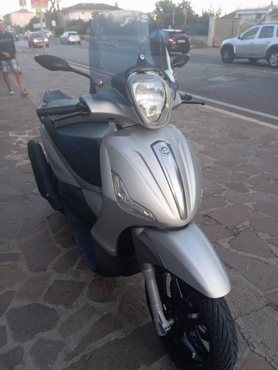 Piaggio Beverly 350 SportTouring ie (2011 - 15) (3)