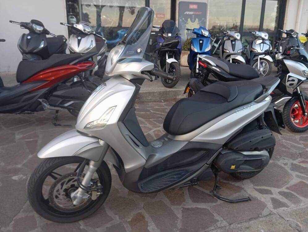 Piaggio Beverly 350 SportTouring ie (2011 - 15)