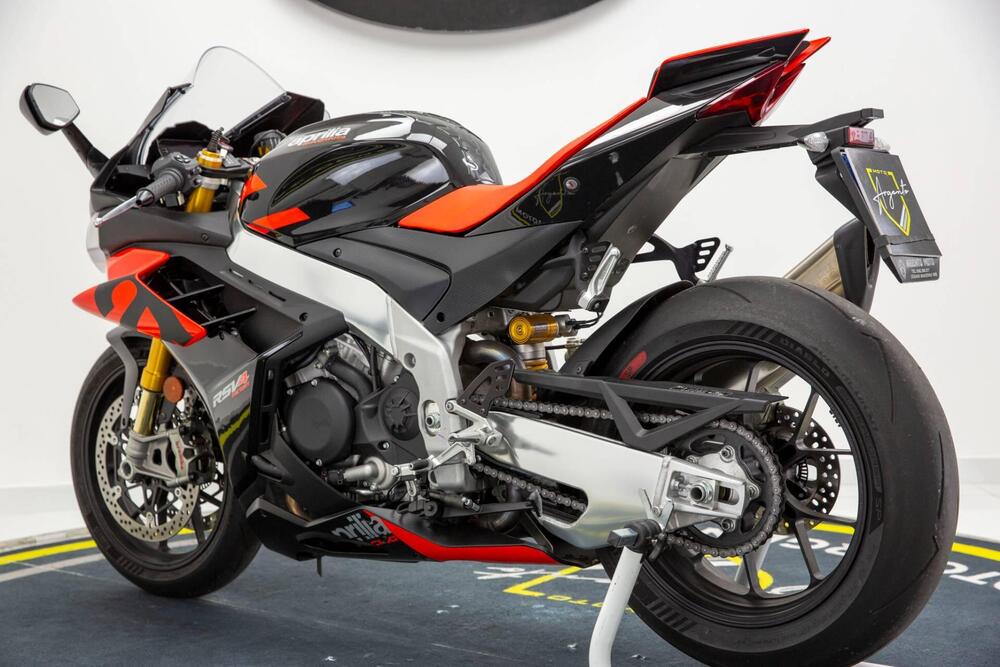 Aprilia RSV4 1100 Factory (2021 - 24) (5)