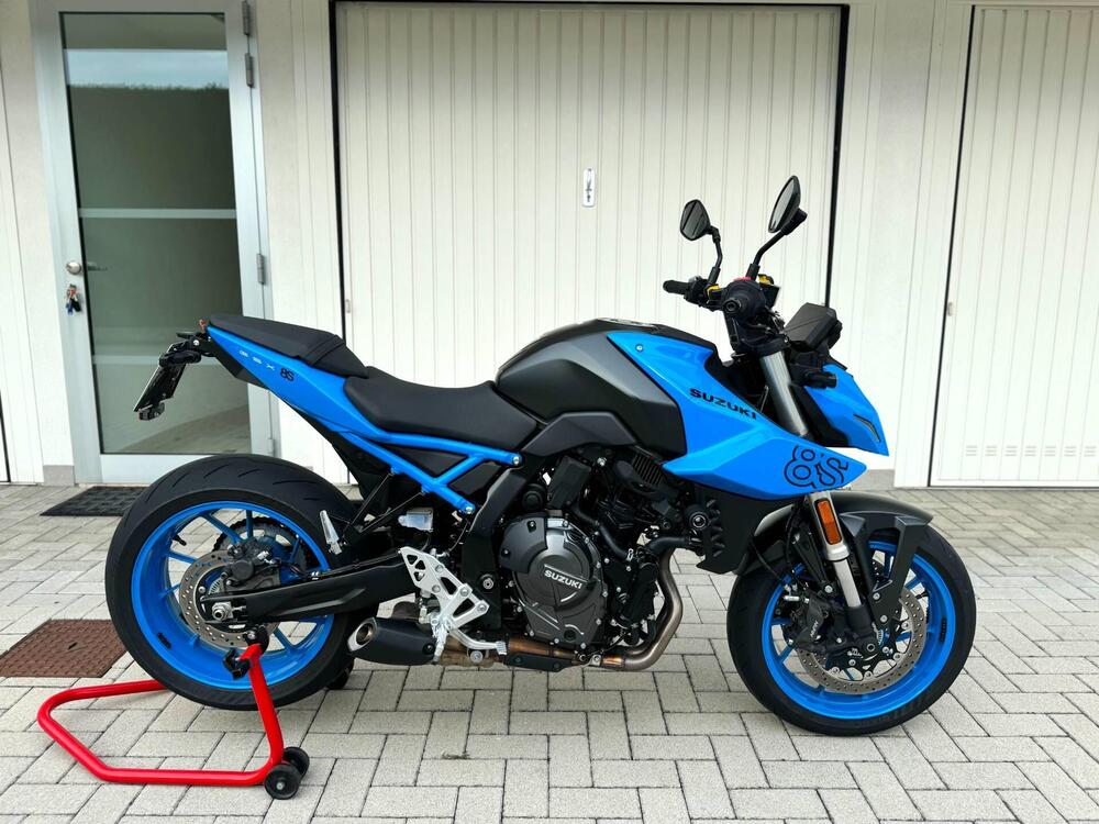 Suzuki GSX-8S (2023 - 24)