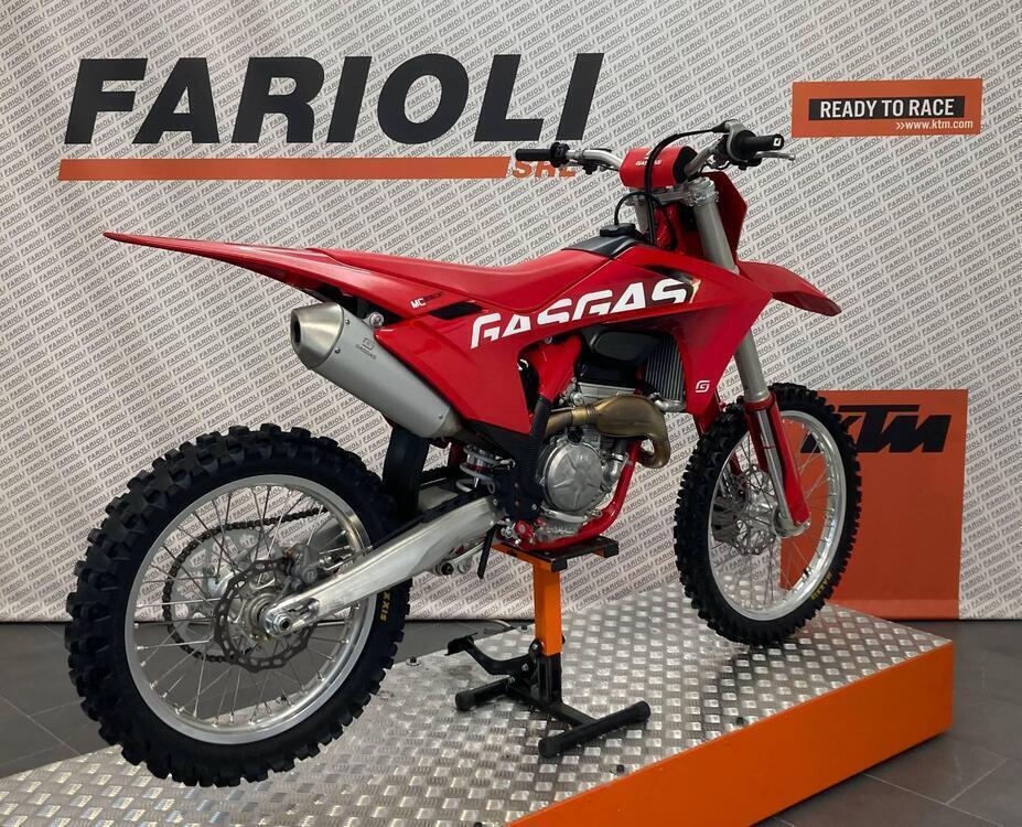 GASGAS MC 250 F (2024) (2)