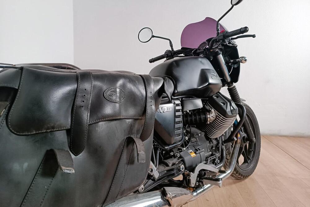 Moto Guzzi V7 II Stone (2015 - 17) (4)