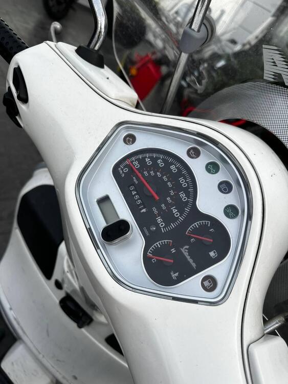 Vespa GTS 300 (2010 - 14) (3)