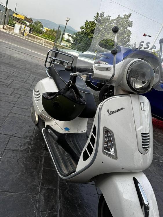 Vespa GTS 300 (2010 - 14) (2)