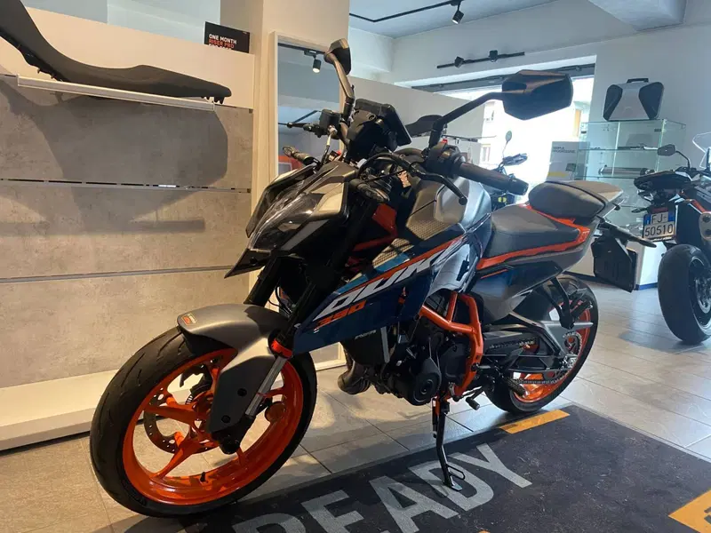 KTM 390 Duke (2024 - 25) (2)