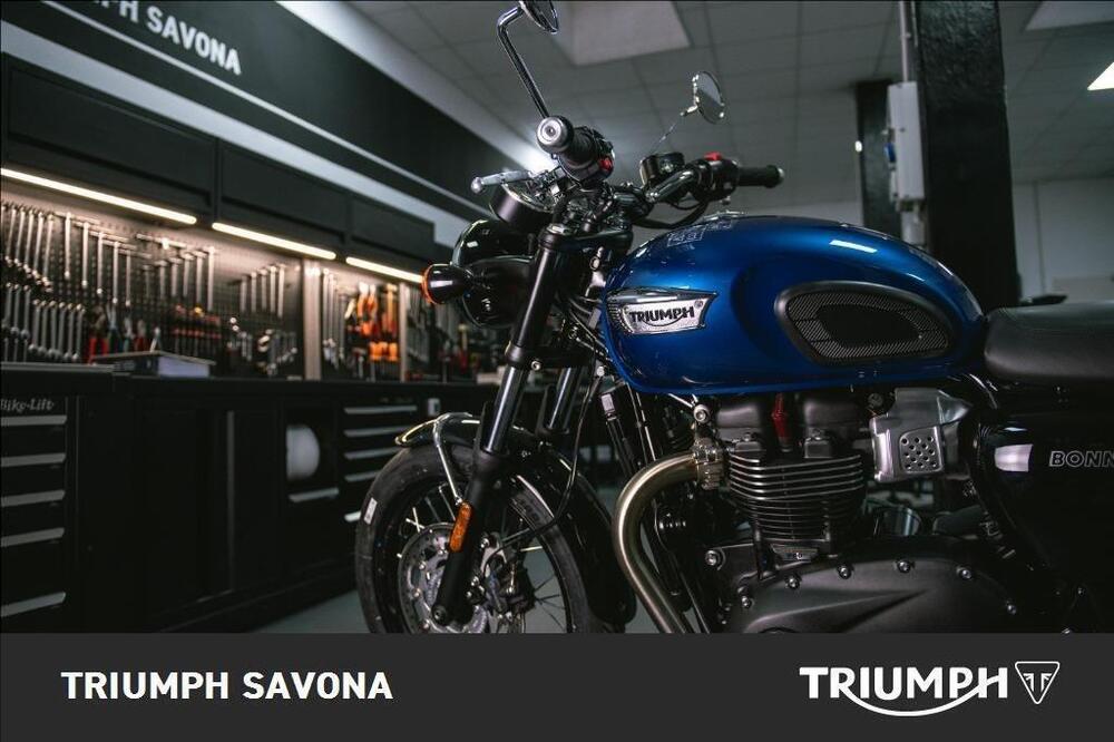 Triumph Bonneville T100 Chrome Edition (2023) (2)