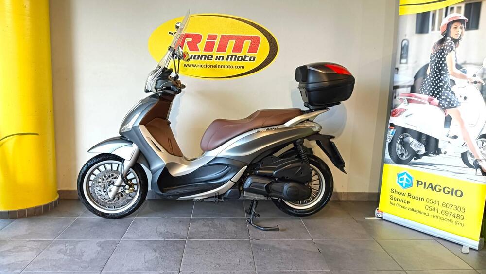 Piaggio Beverly 300 i.e. ABS-ASR (2016 - 20) (3)