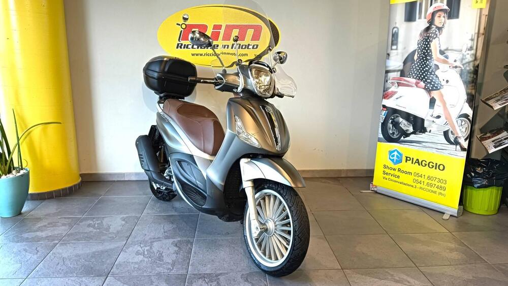 Piaggio Beverly 300 i.e. ABS-ASR (2016 - 20) (2)