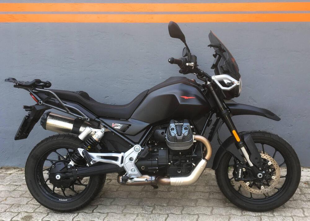 Moto Guzzi V85 Strada (2024) (5)