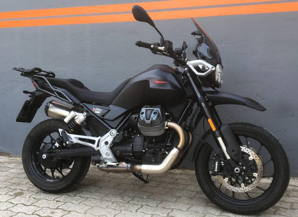 Moto Guzzi V85 Strada (2024)