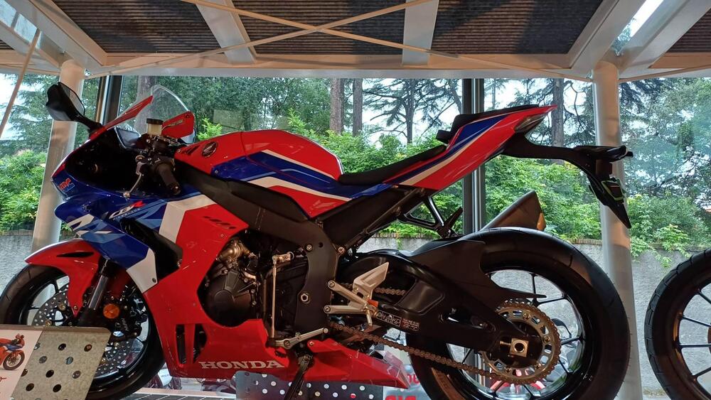 Honda CBR 1000 RR-R Fireblade (2022 - 23)