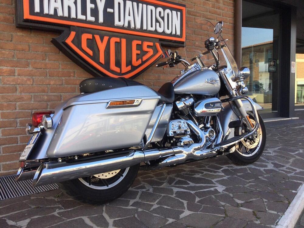 Harley-Davidson 107 Road King Classic (2019 - 20) - FLHRC (2)