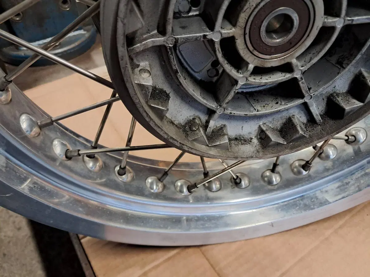 ruota posteriore MOTO GUZZI V7 SPECIAL 2012/V7 II (4)