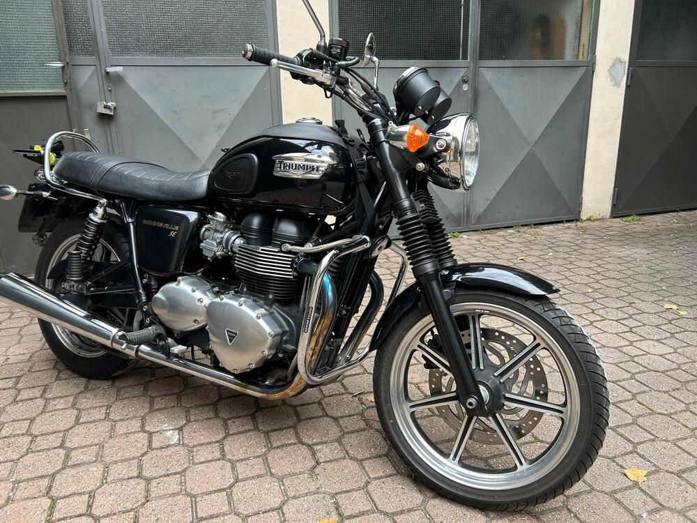 Triumph Bonneville SE (2009 - 13) (4)