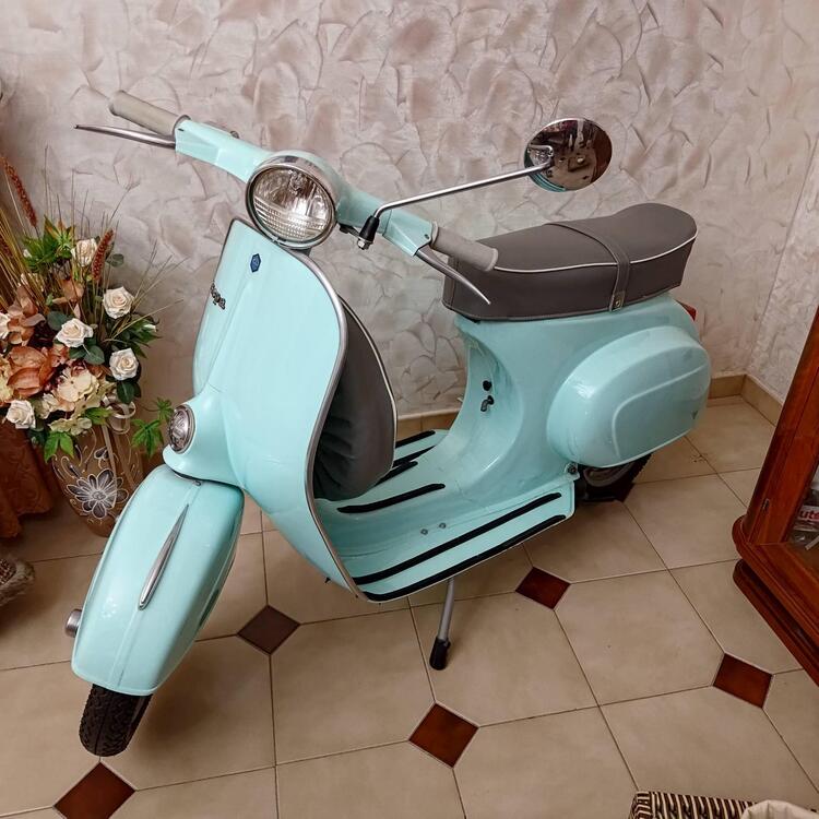 Piaggio VESPA 50 R (V5A1T)